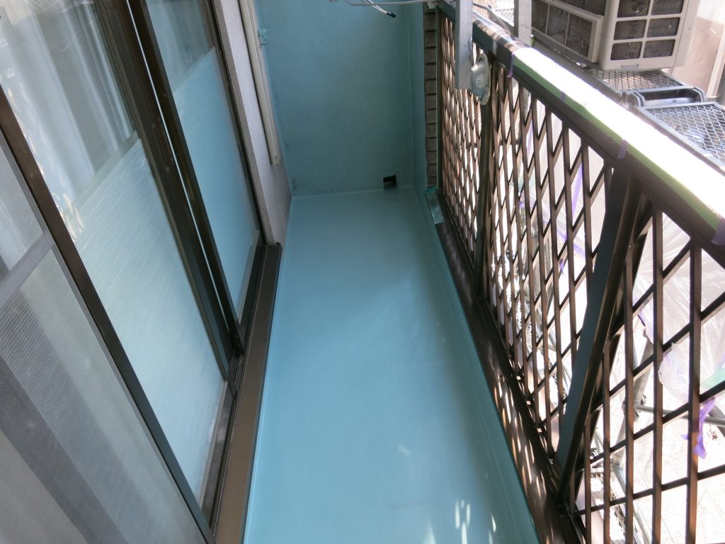 ベランダ防水工事2層塗り　京都市山科区