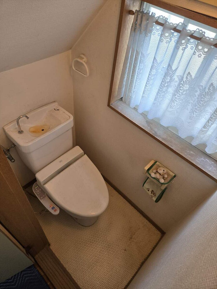 トイレ工事　便器交換　内装工事