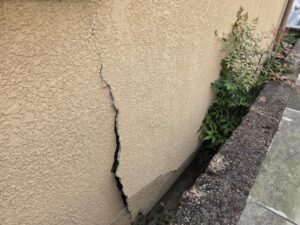 外壁の割れ