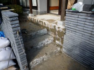 階段ポーチタイル撤去後　京都市西京区